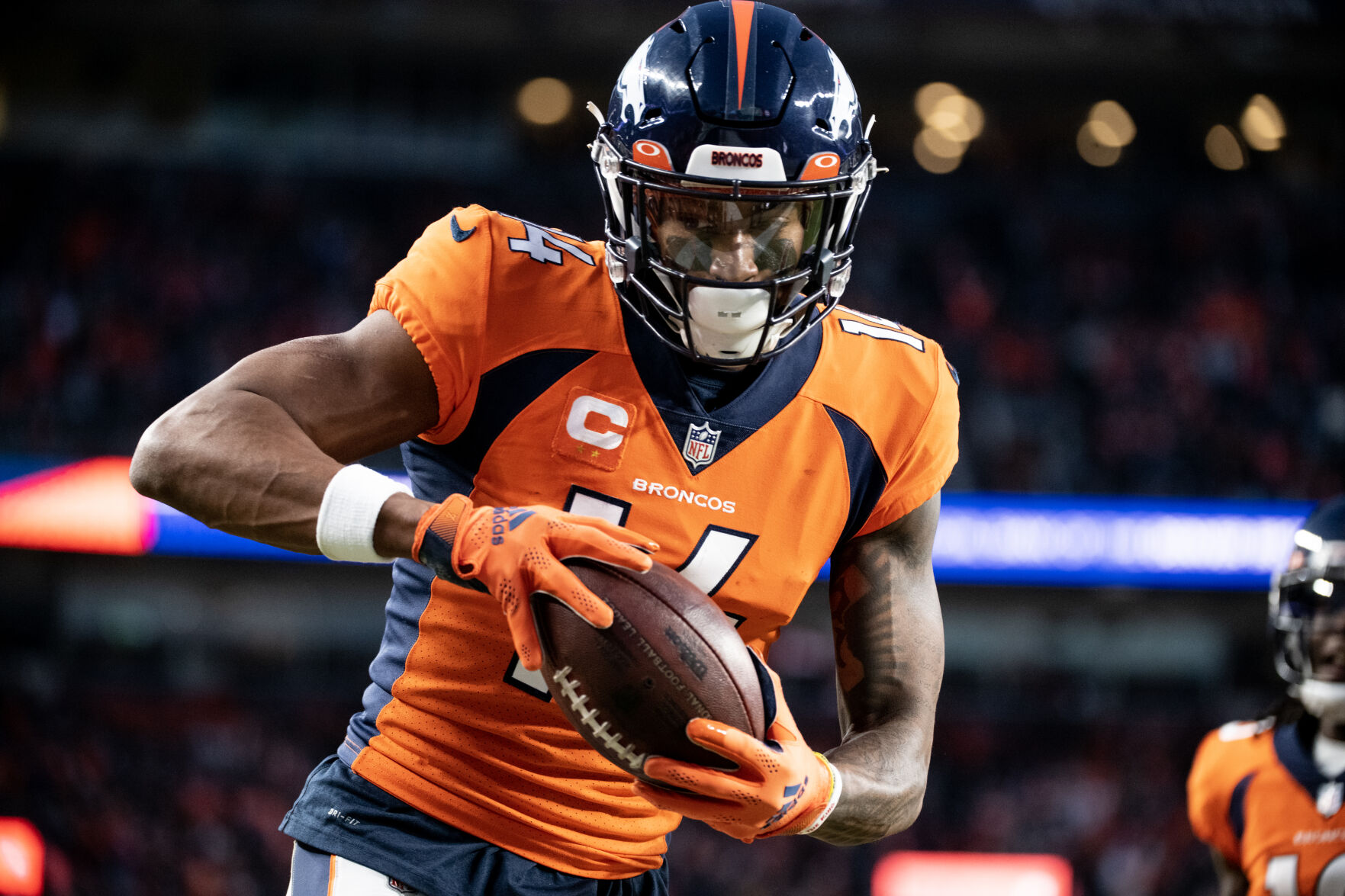 010923-sports-broncos 10.JPG